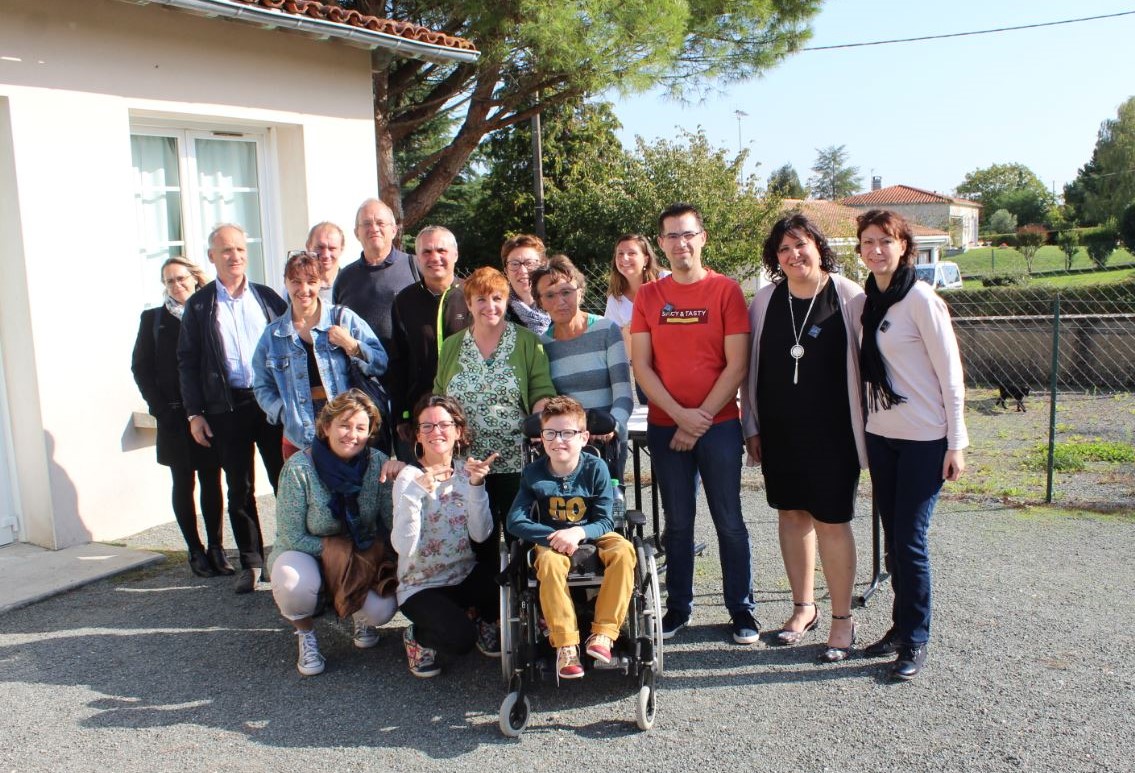Un apéro au soleil a été proposé à la fin de la réunion